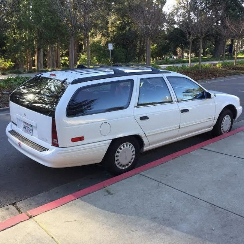 Ford Taurus Station Wagon