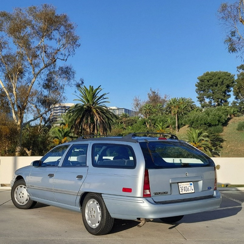 Ford Taurus Station Wagon